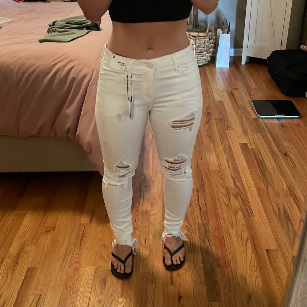 NWT Express White Ripped Jeans 2 Regular